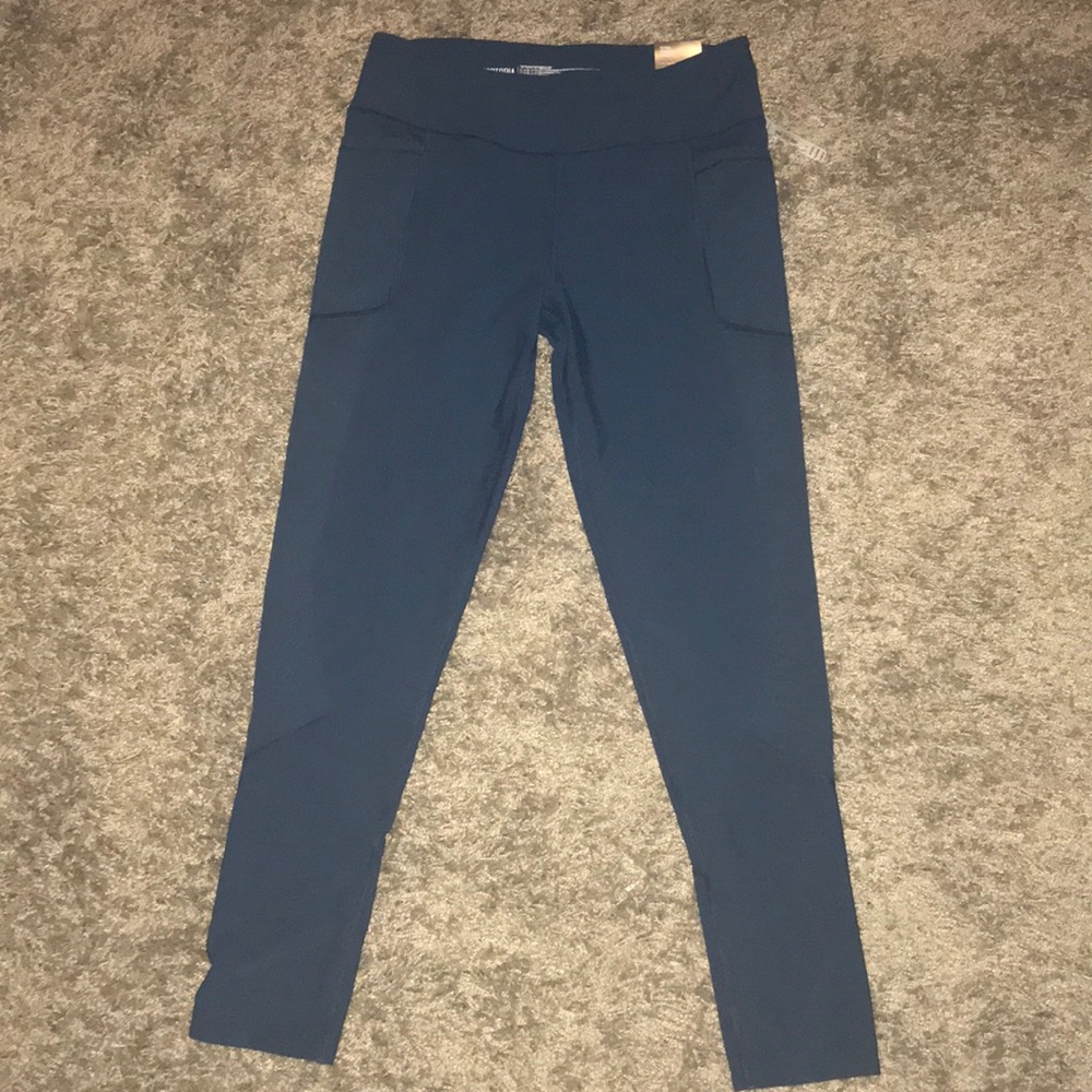 Victoria secret sport tights sz L